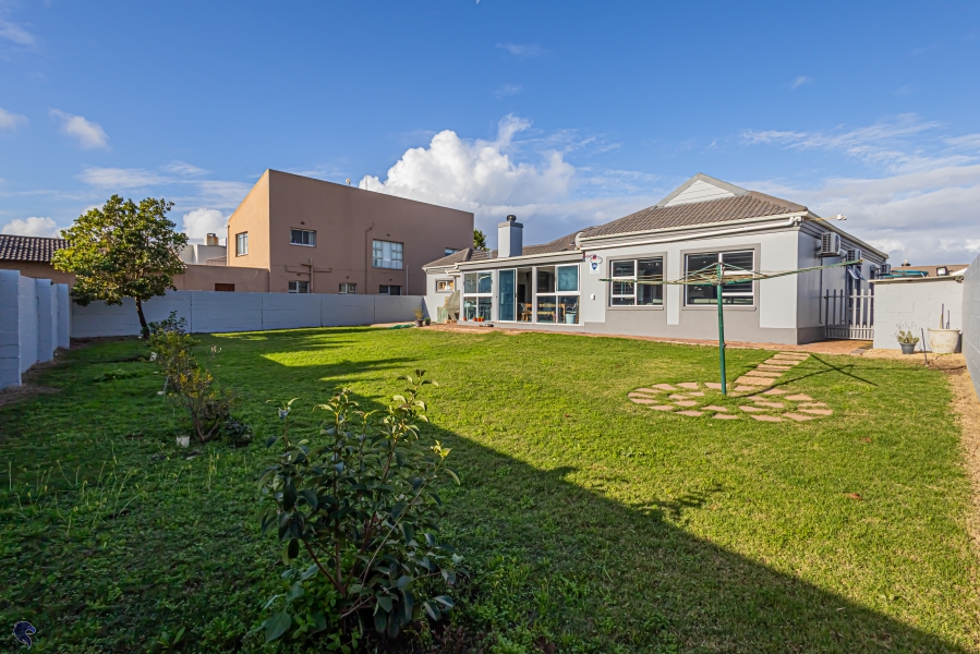 3 Bedroom Property for Sale in Country Club Western Cape